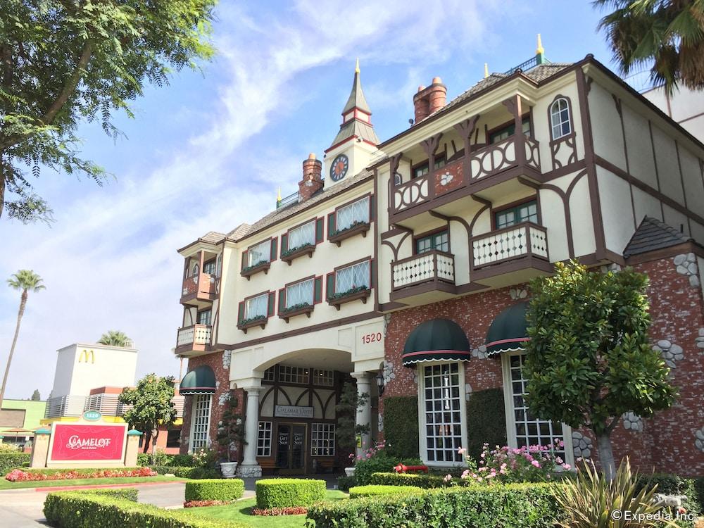 Camelot Inn and Suites — 7