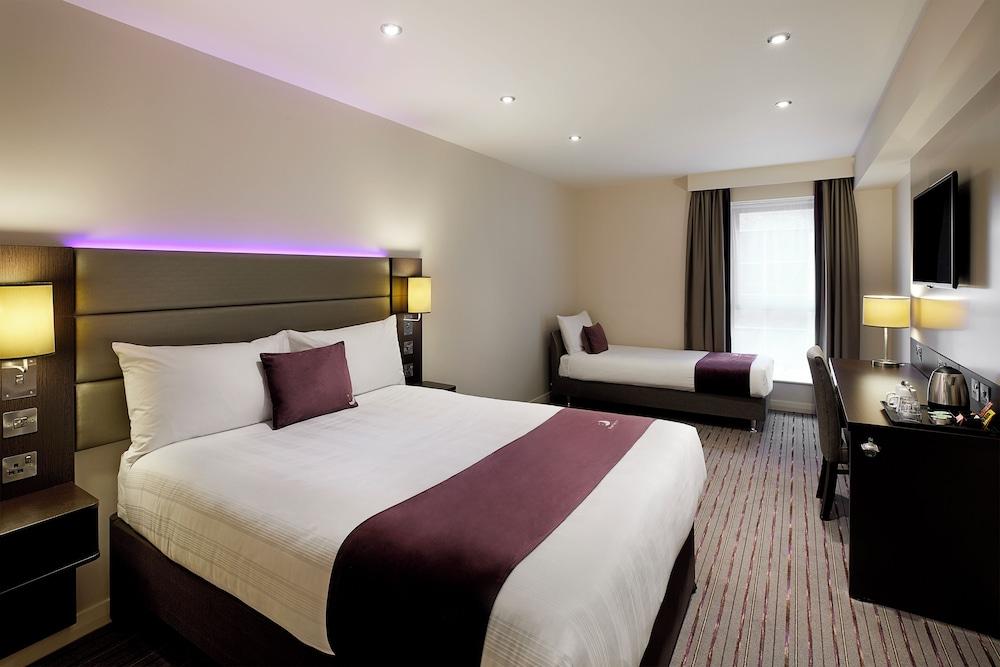 Premier Inn Glasgow Braehead — 7