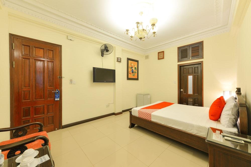 LUCKY 2 HOTEL — 4