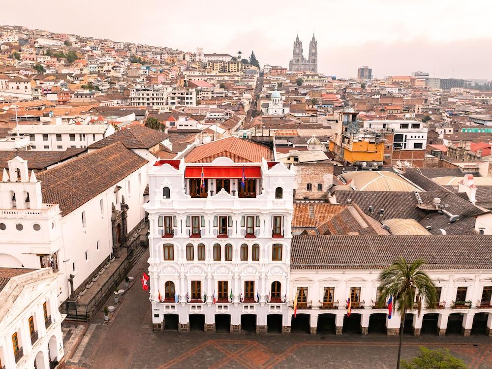 PLAZA GRANDE — 9