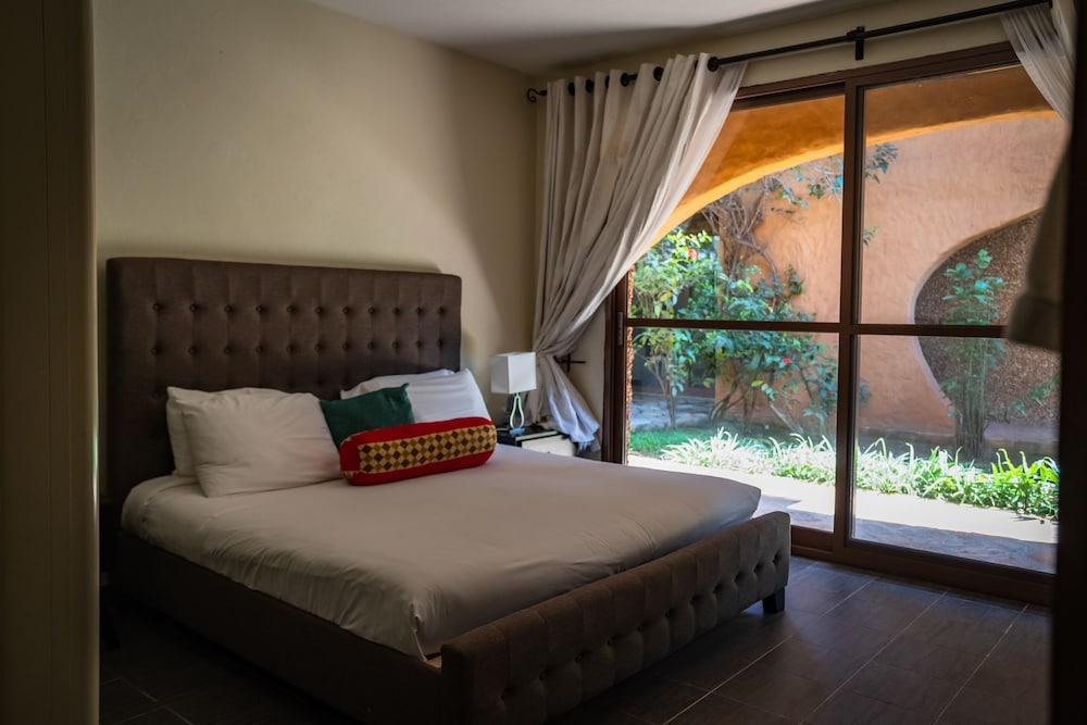 Le Petit Village Hotel — 8