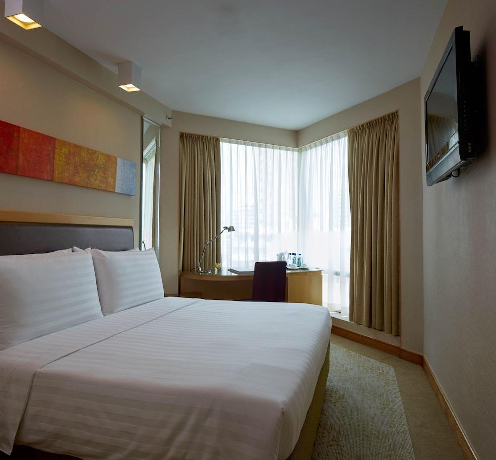 Stanford Hotel 78744 — 10