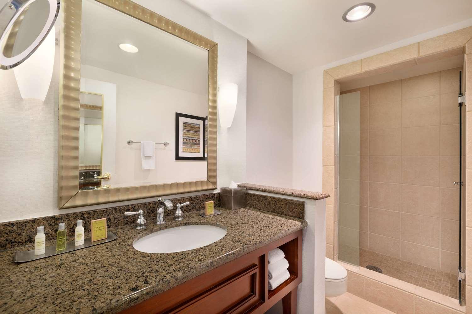 DoubleTree by Hilton Hotel Albuquerque — 1