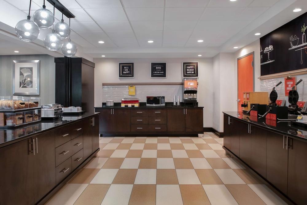 Hampton Inn Anderson/ Alliance Business Park — 6
