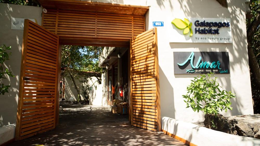 Red Mangrove Aventura Lodge 1147398 — 1