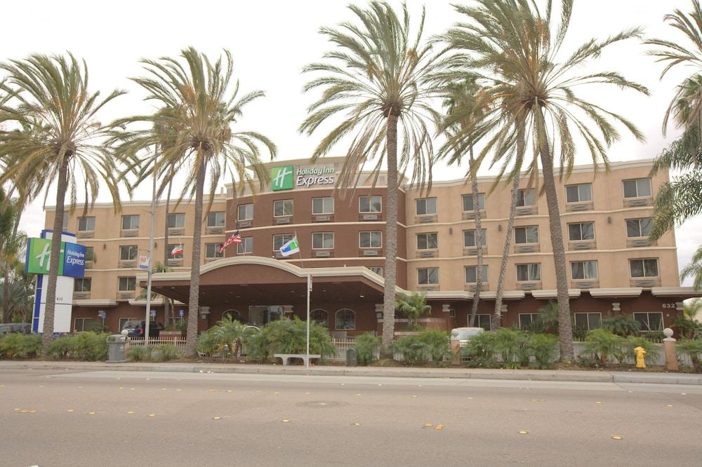 HOLIDAY INN EXPRESS SAN DIEGO SOUTH - CHULA VISTA — 1