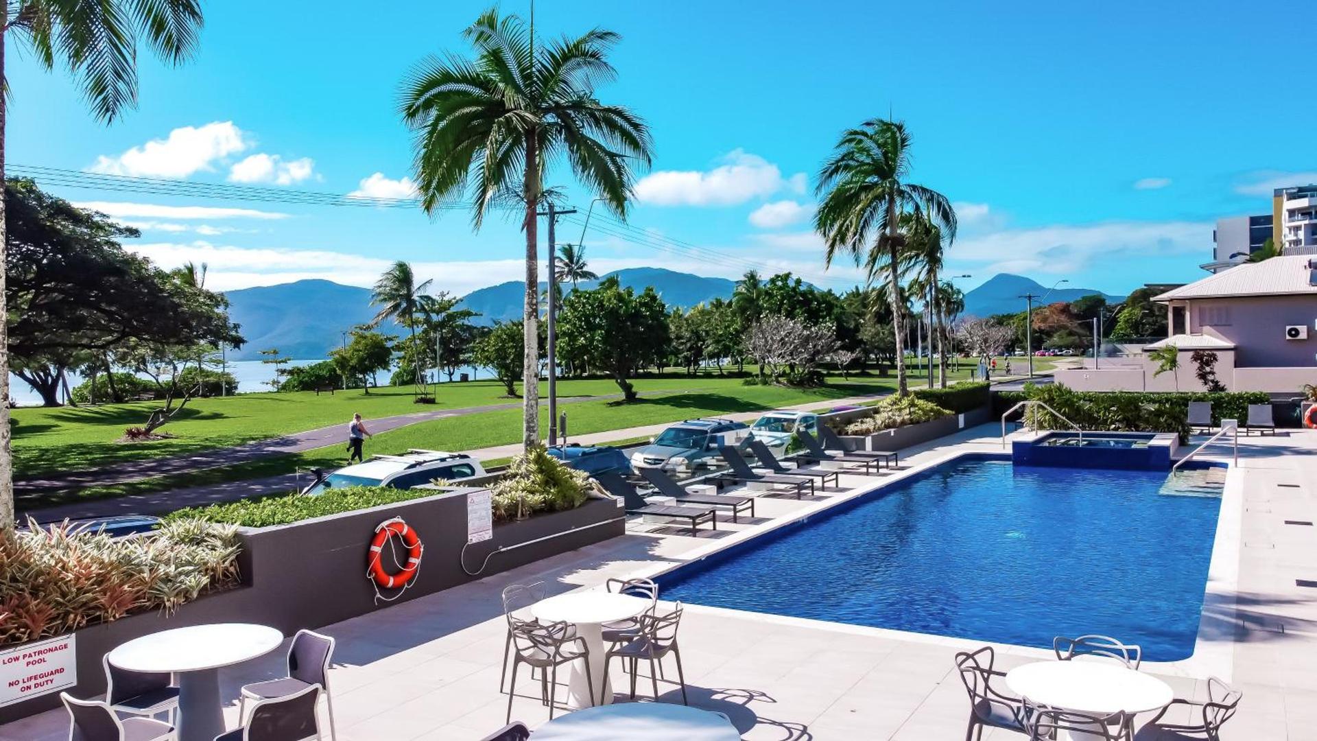 Cairns Harbourside Hotel — 3