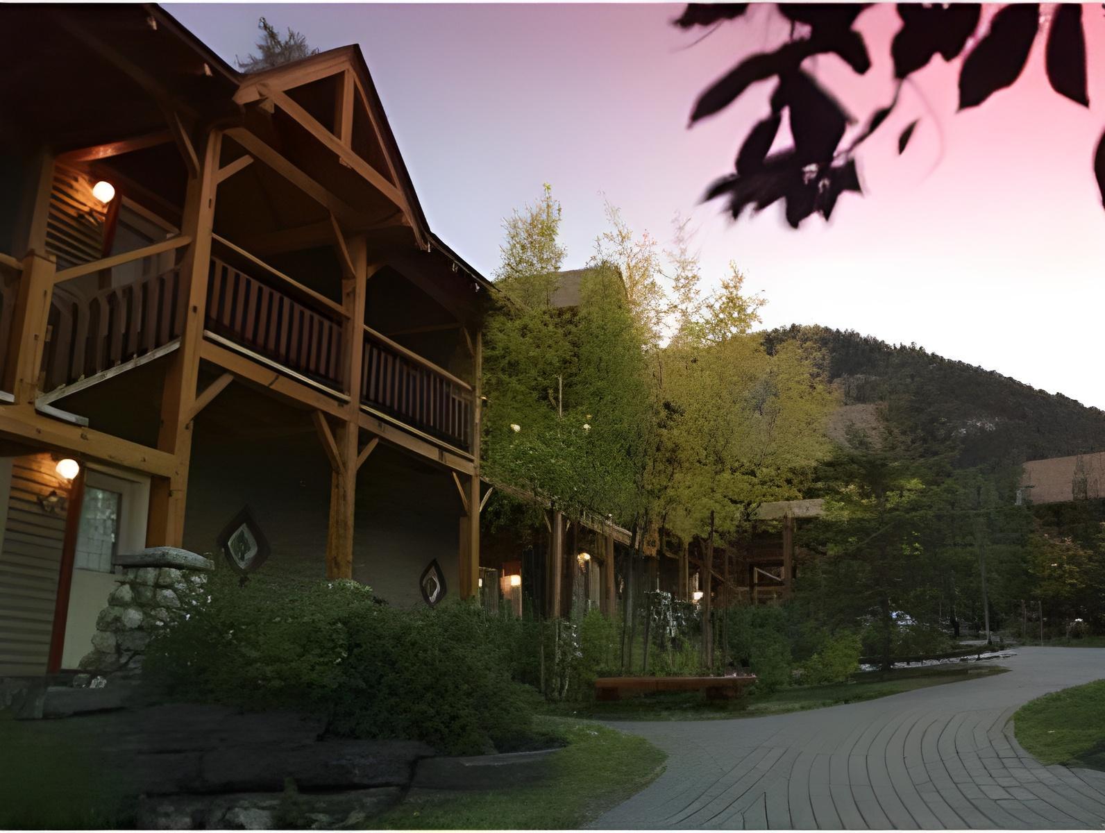 Buffalo Mountain Lodge — 1