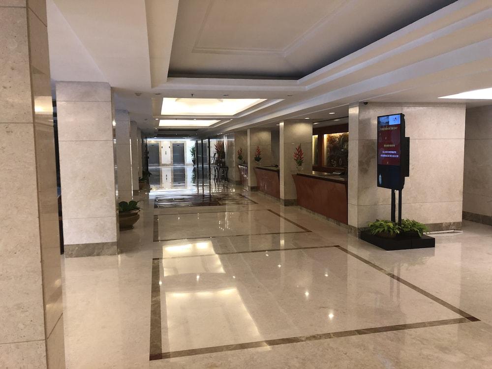 THE LALIT ASHOK — 6