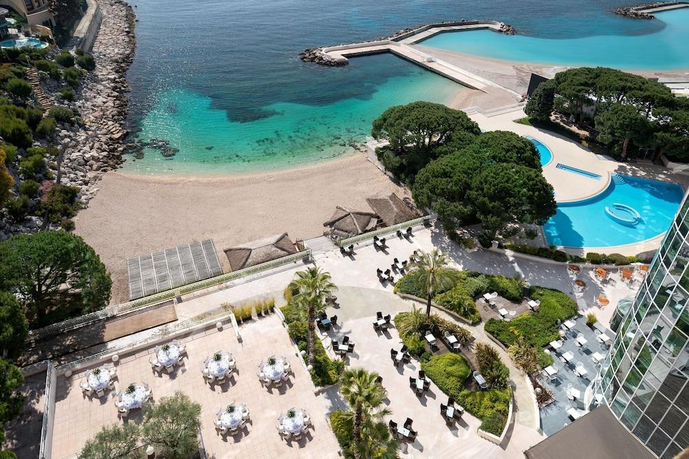 Le Meridien Beach Plaza 986615 — 1