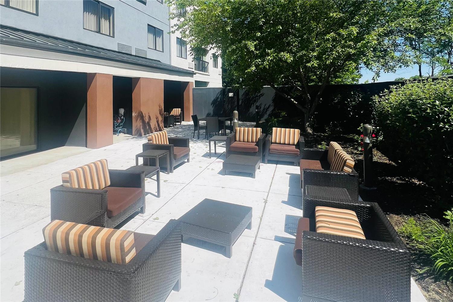 Country Inn & Suites by Radisson, Columbus-Edinburgh — 1