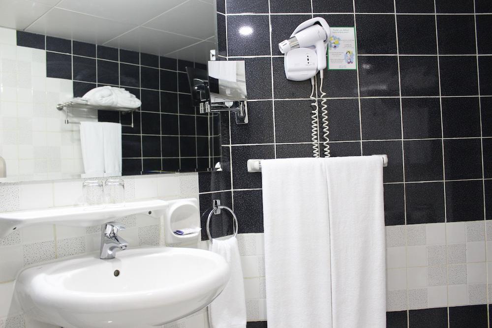 Al Diar Dana Hotel — 10