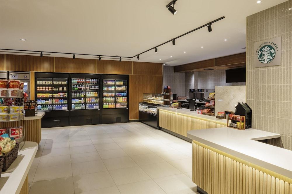 Hilton Arlington Rosslyn The Key — 7