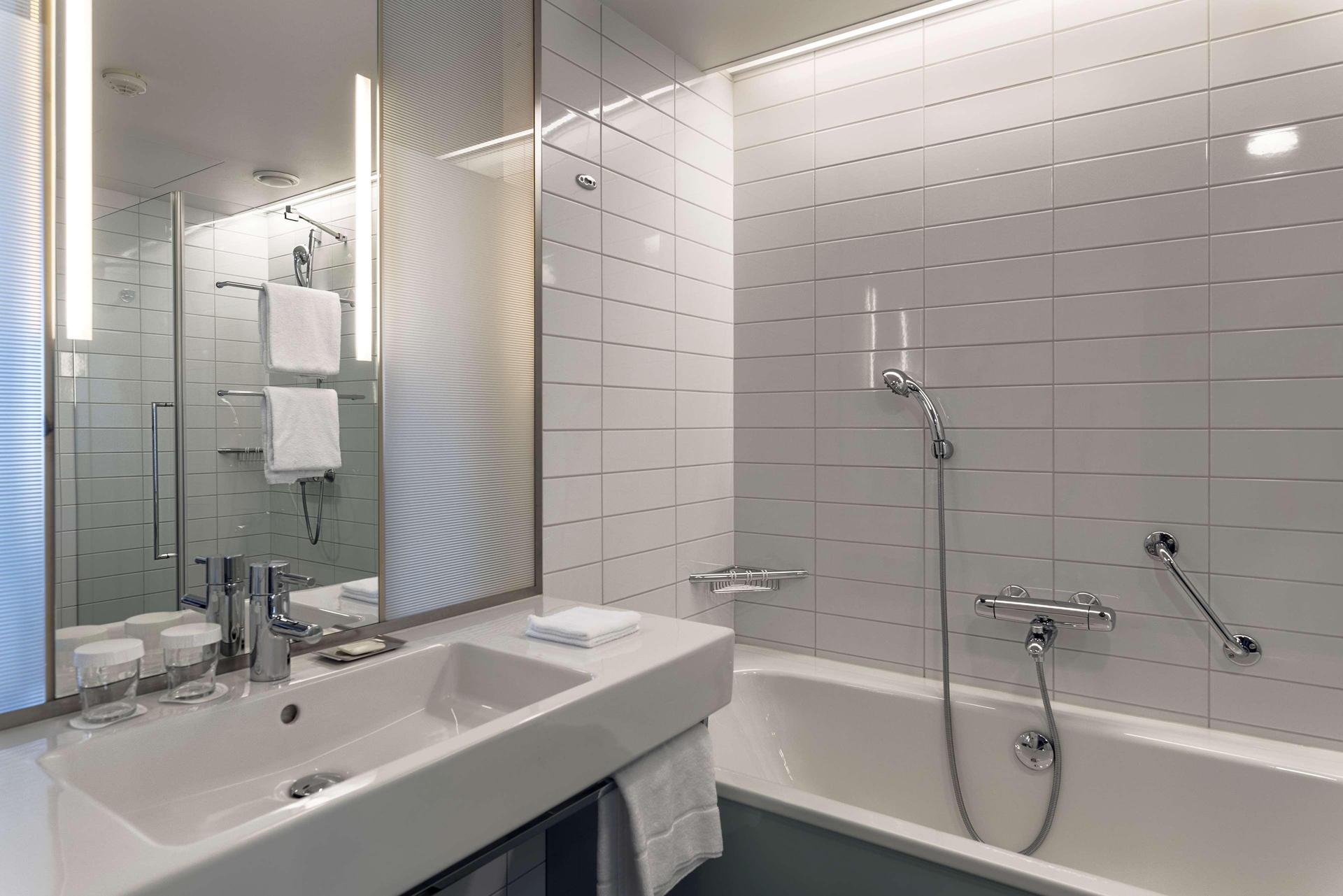 Hilton Helsinki Airport — 8