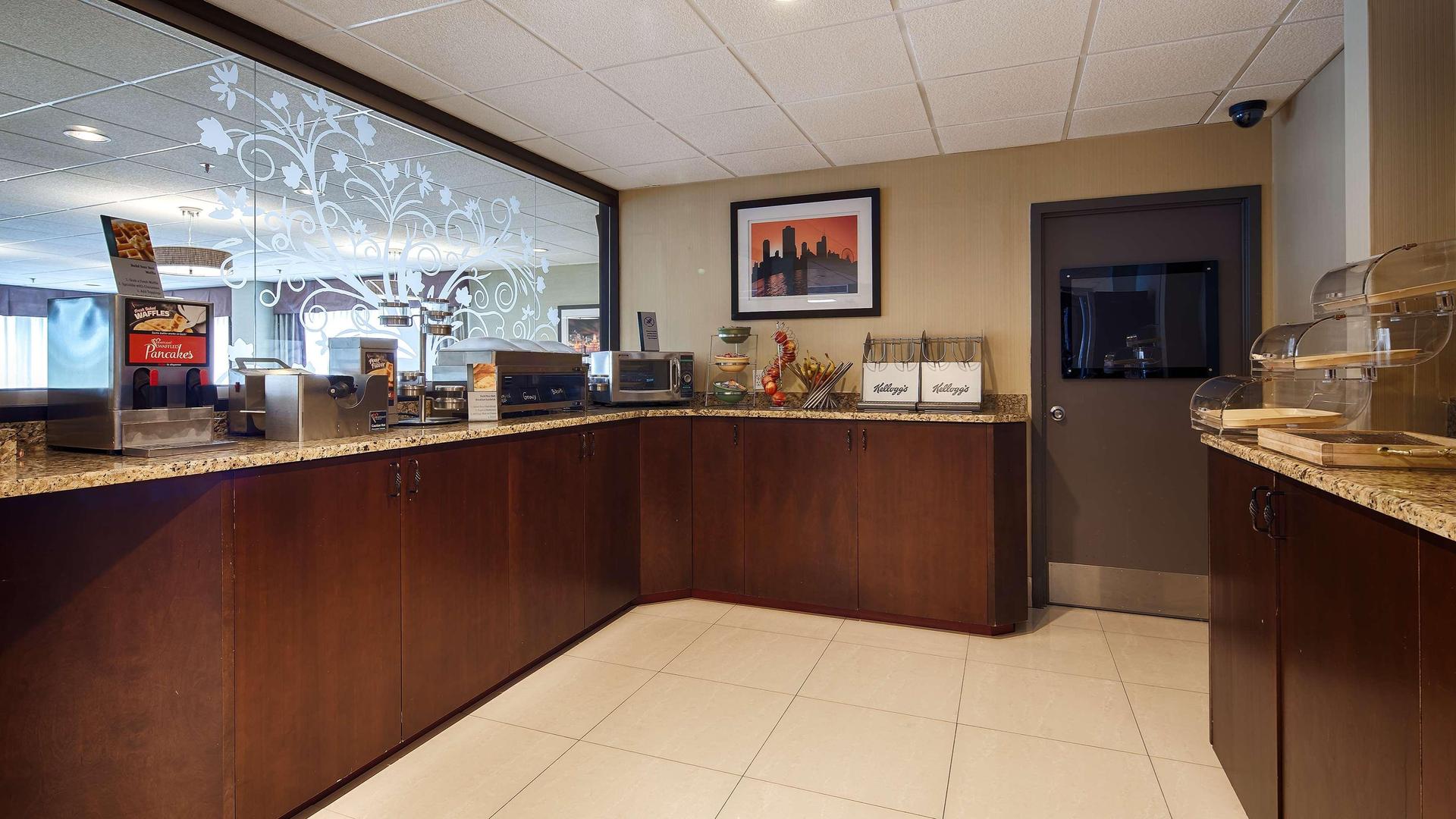 O Hare North Elk Grove Hotel — 2