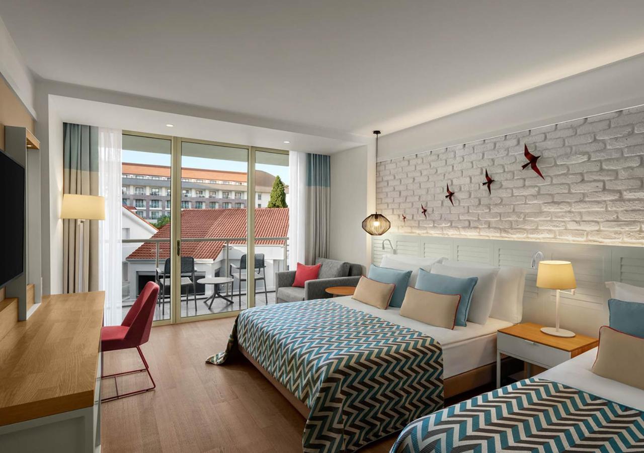 Holiday Inn Express Dubai Safa Park