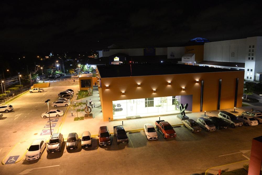 Hotel Hex 1143038 — 1
