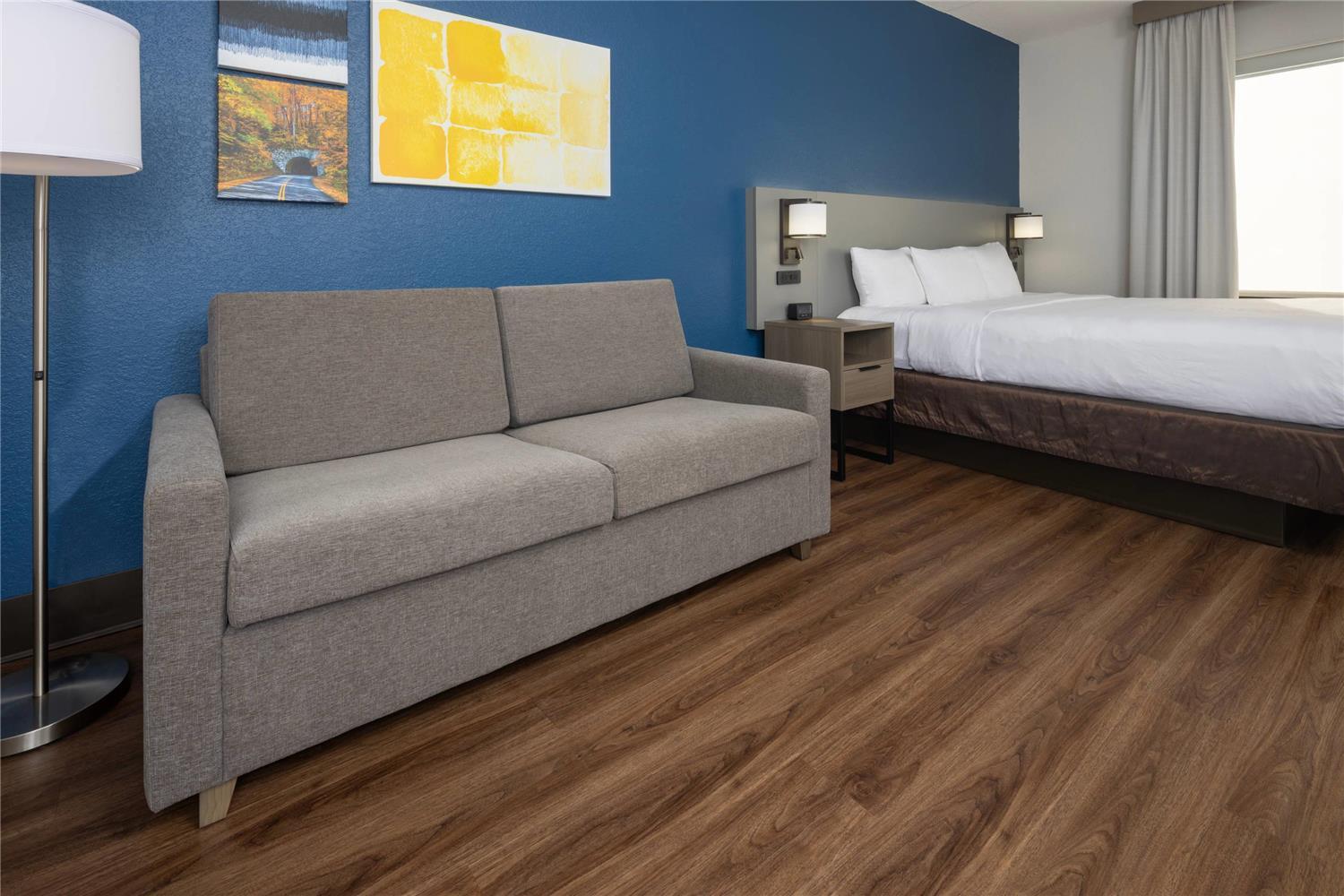 Comfort Suites Outlet Center — 9