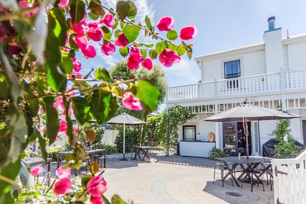 THE MARTINBOROUGH HOTEL 89089 — 1