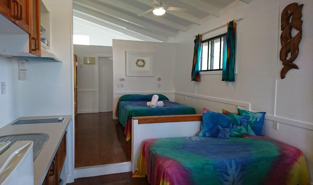 AROA BEACHSIDE INN — 9