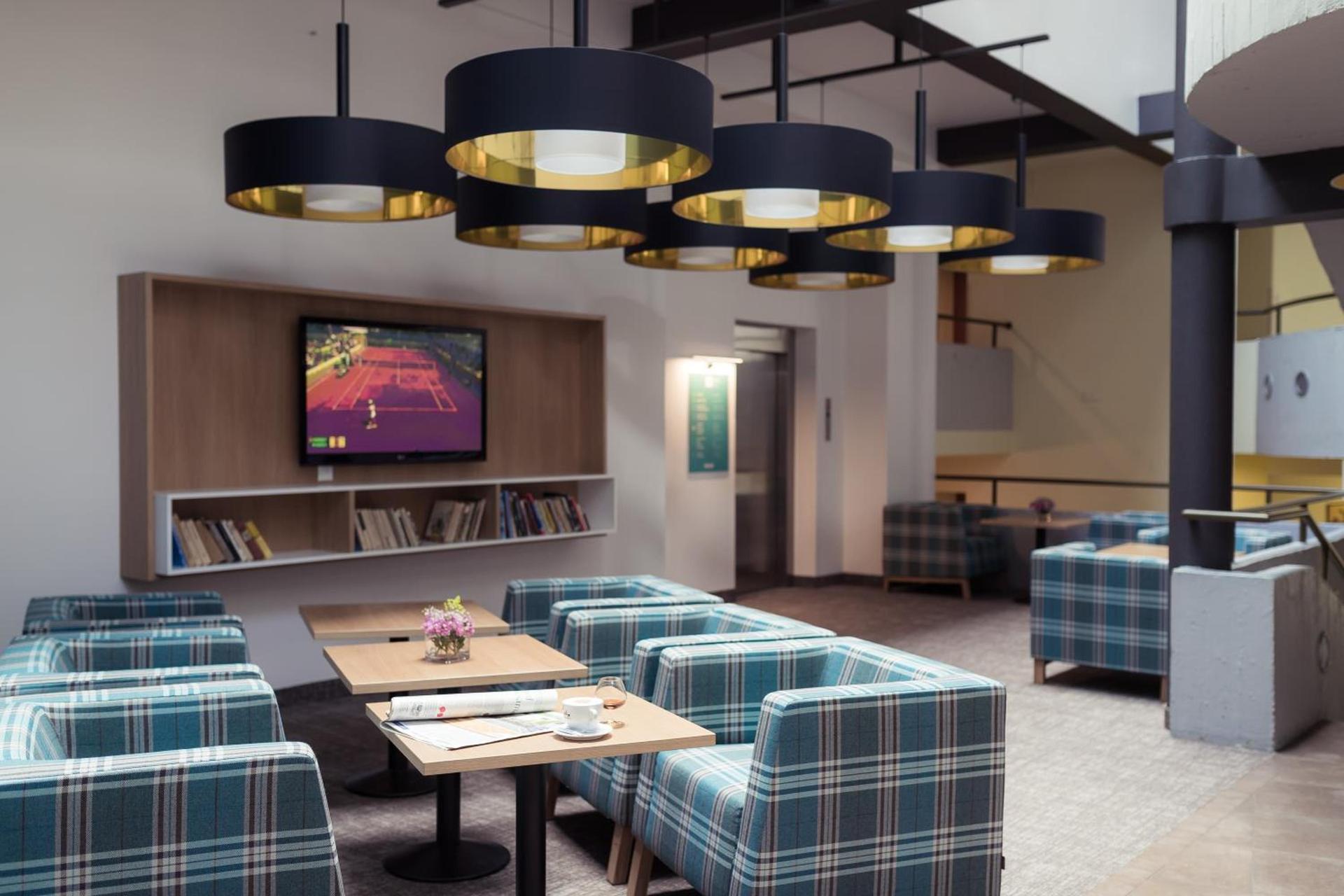 STRAND SPA & CONFERENCE HOTEL 911755 — 3