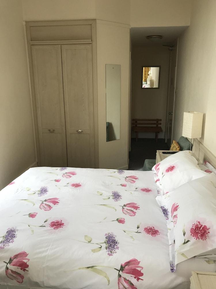 Dorstan Guest House — 10