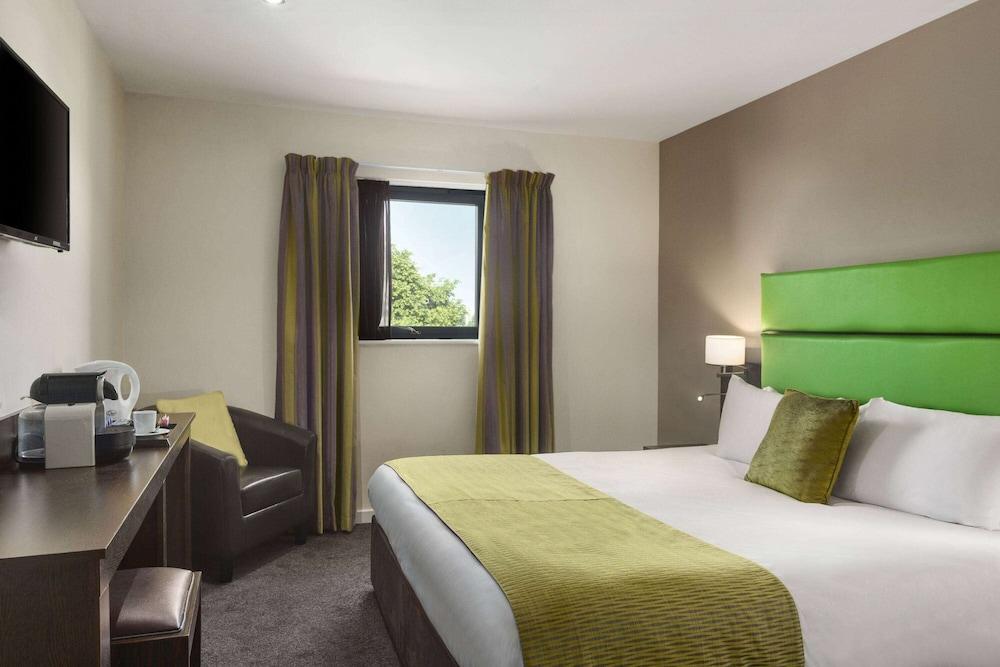 Ramada by Wyndham Oldbury Birmingham — 8