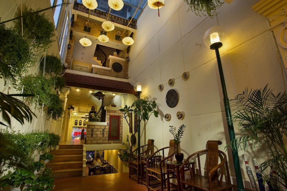 Classic Street Hotel — 8