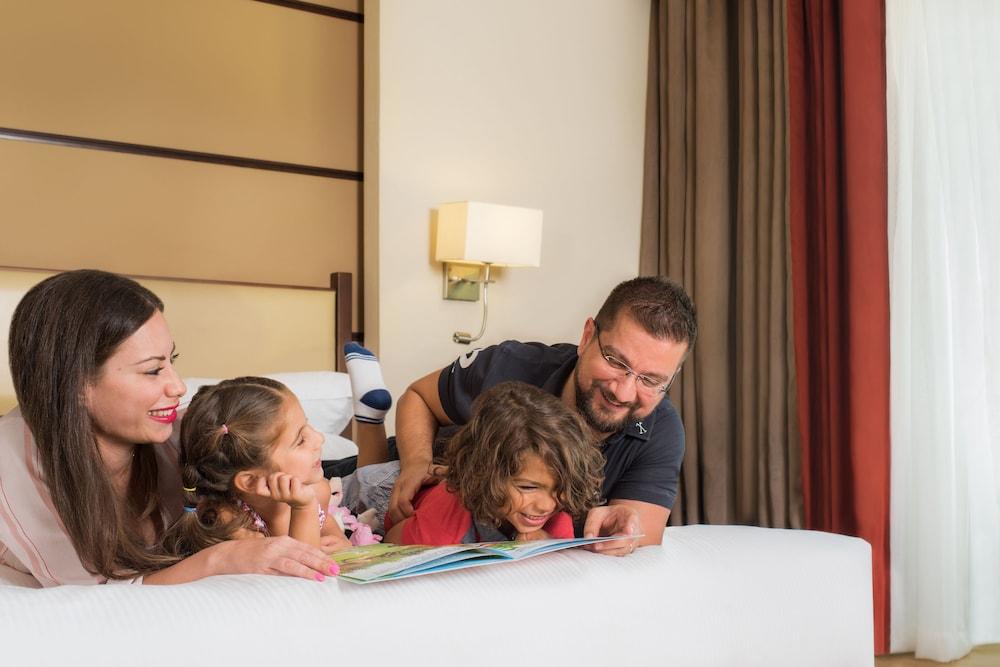Khalidiya Palace Rayhaan by Rotana — 6