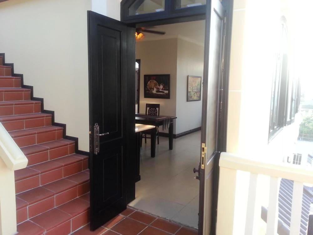 Hamilton Oceanview Villa — 5