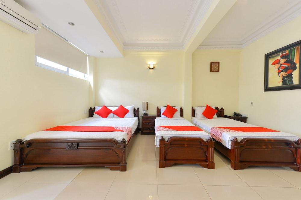 LUCKY 2 HOTEL