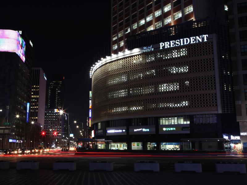PRESIDENT HOTEL — 1