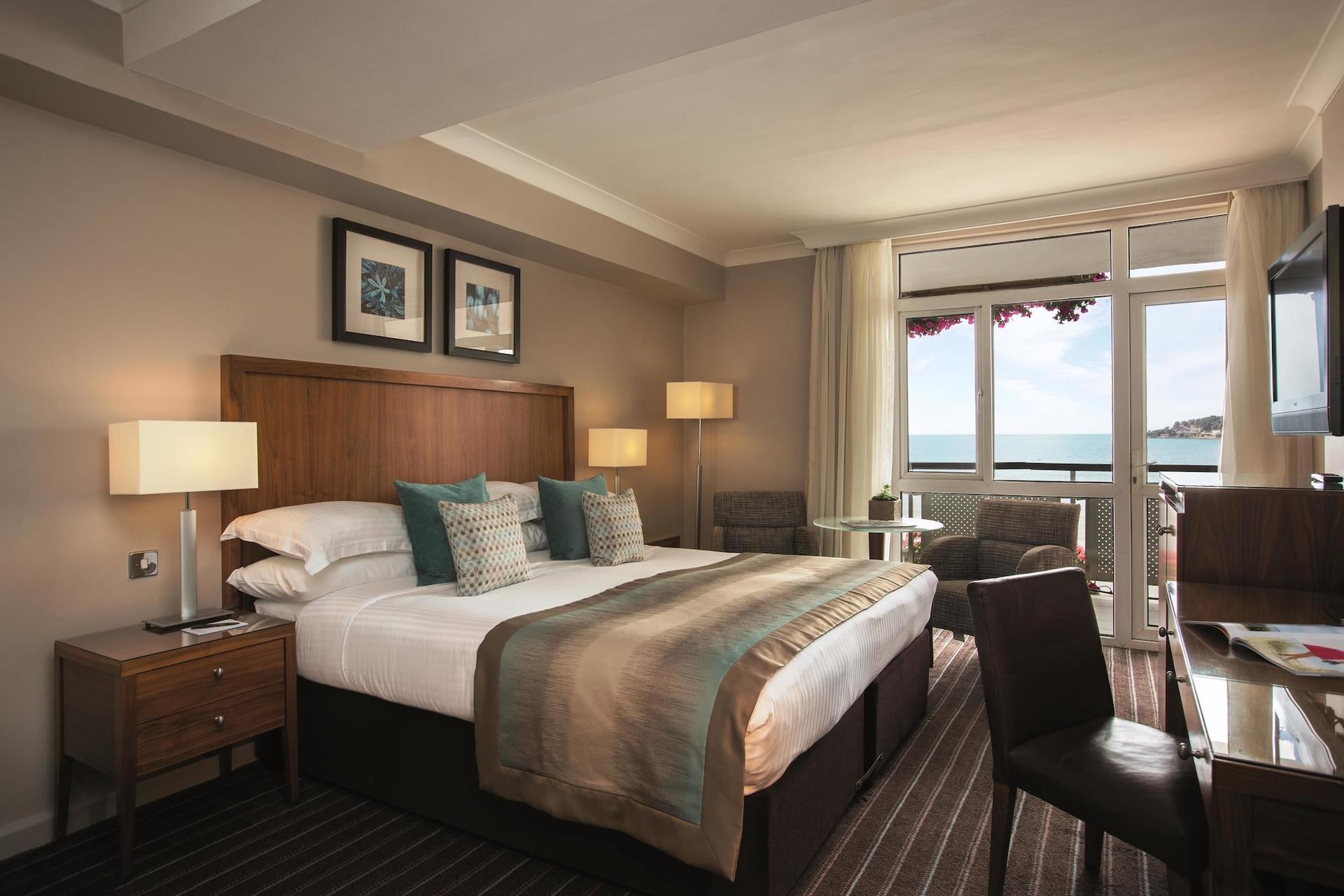 L'horizon Beach Hotel And Spa — 8