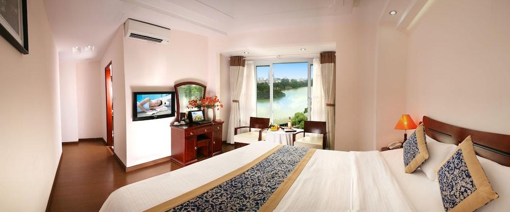 Lakeside Palace Hotel — 9