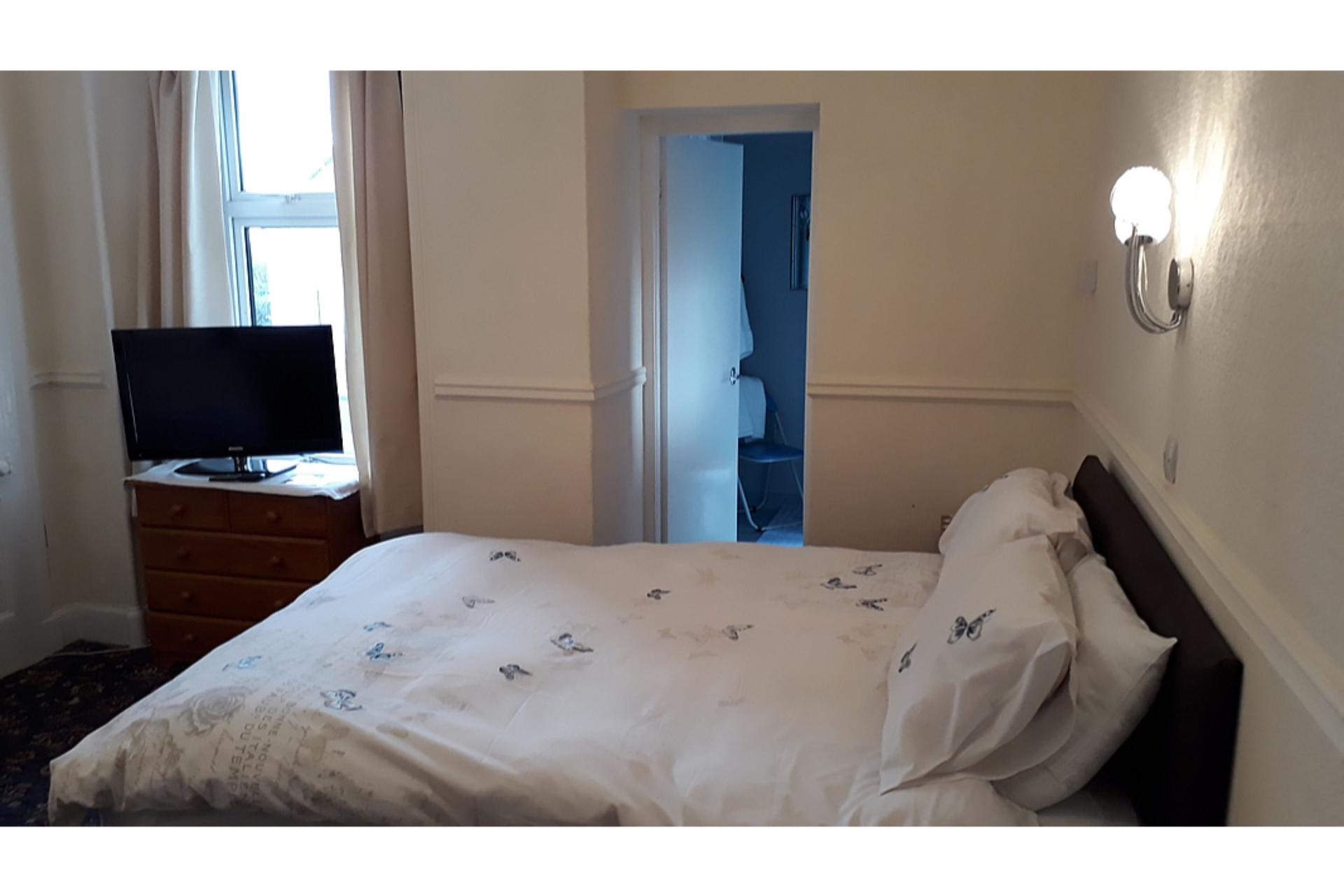 OYO Cedar Villa Guest House — 7