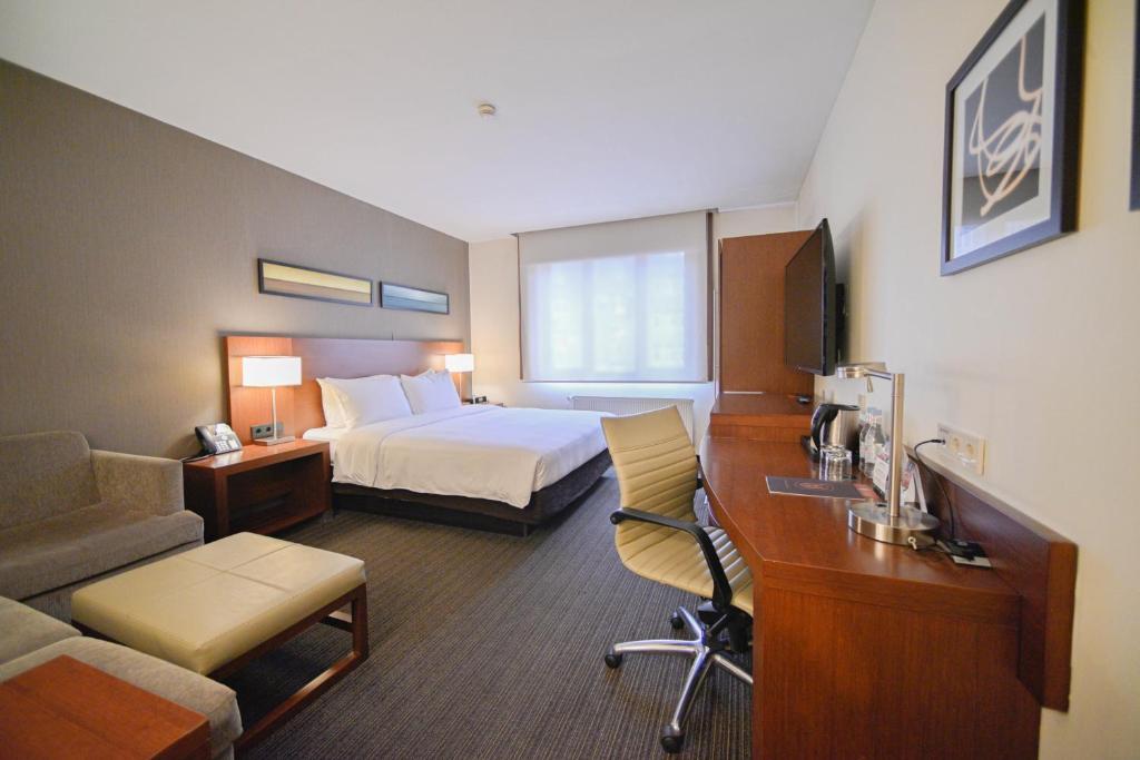 Yerevan Place Hotel — 4