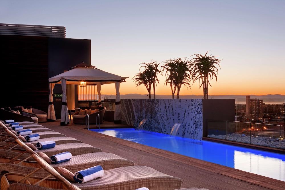 HILTON WINDHOEK 144836 — 7