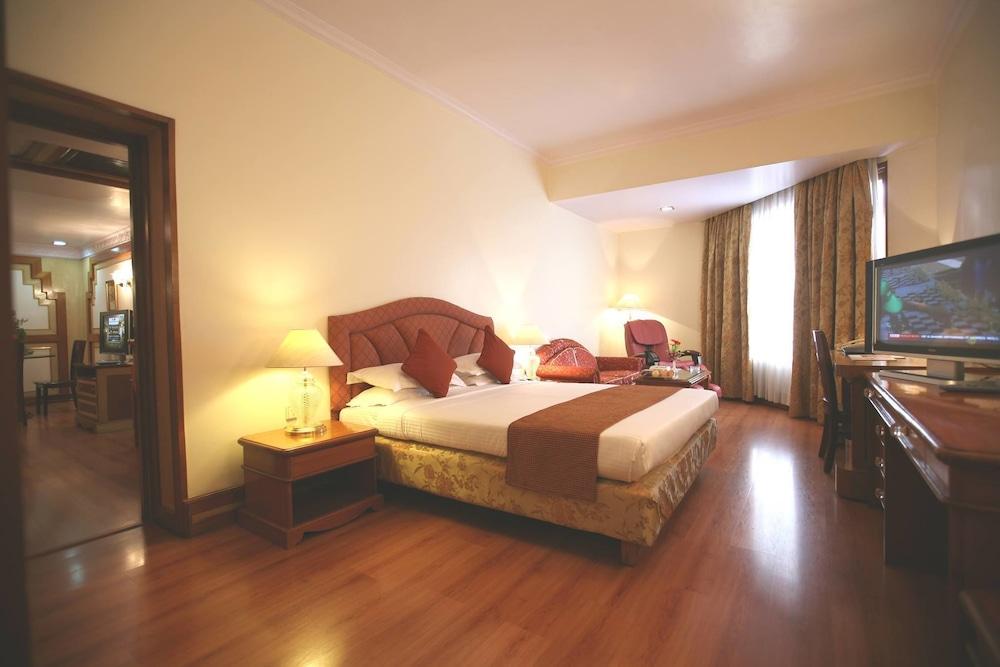 THE CAPITOL HOTEL — 8
