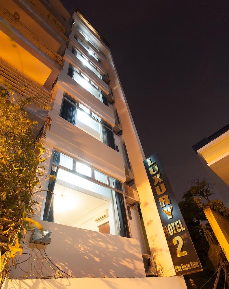 Luxury Hotel — 1