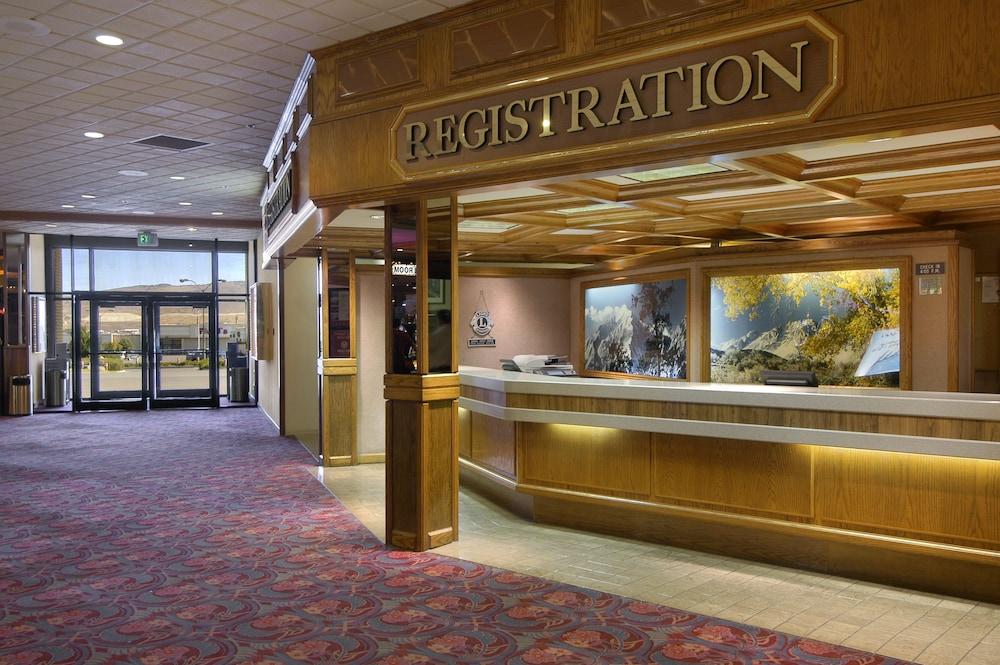 Maverick Hotel and Casino by Red Lion Hotels — 9