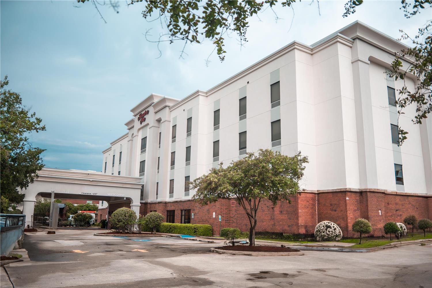 Hampton Inn Gonzales — 1