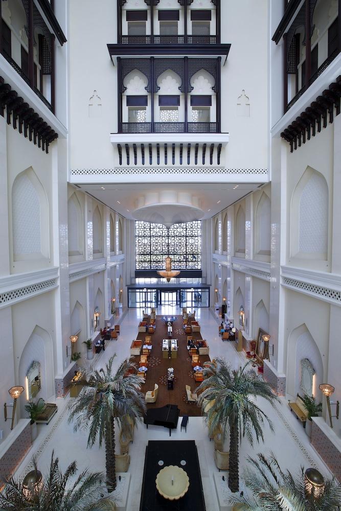 Bab Al Qasr Hotel — 1
