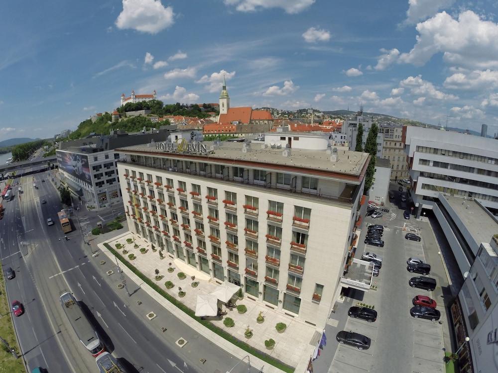 Devin Hotel