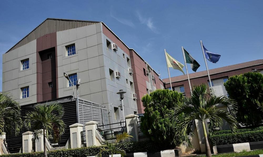 Petrus Hotels Royale — 1