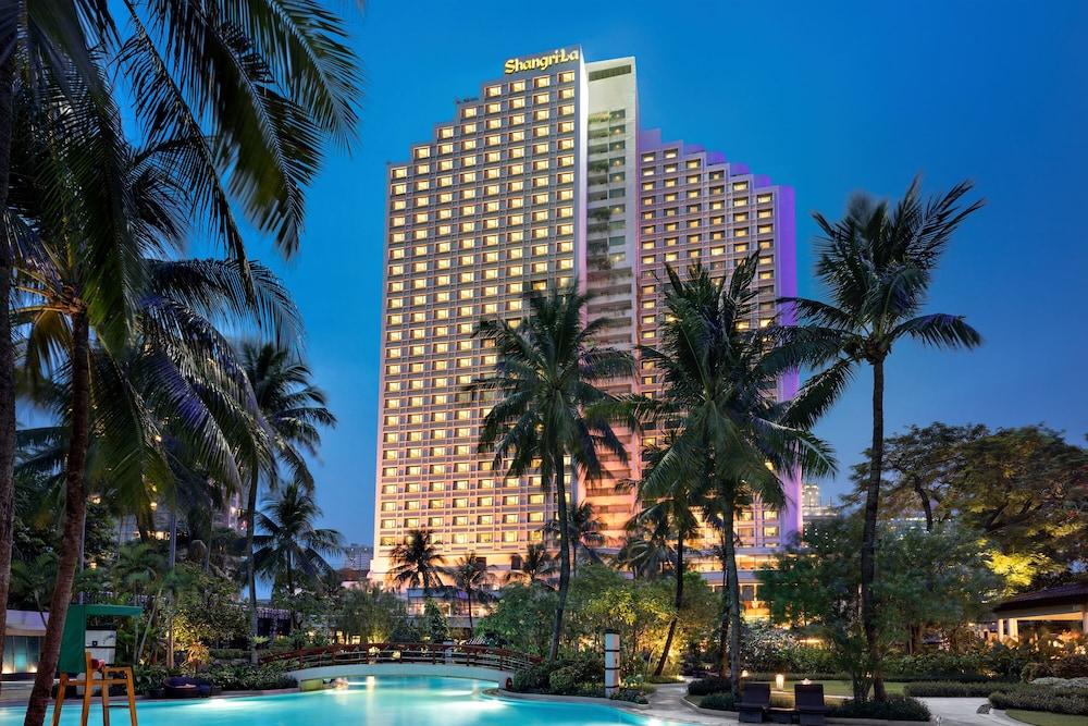 Shangri-La Hotel Jakarta — 1