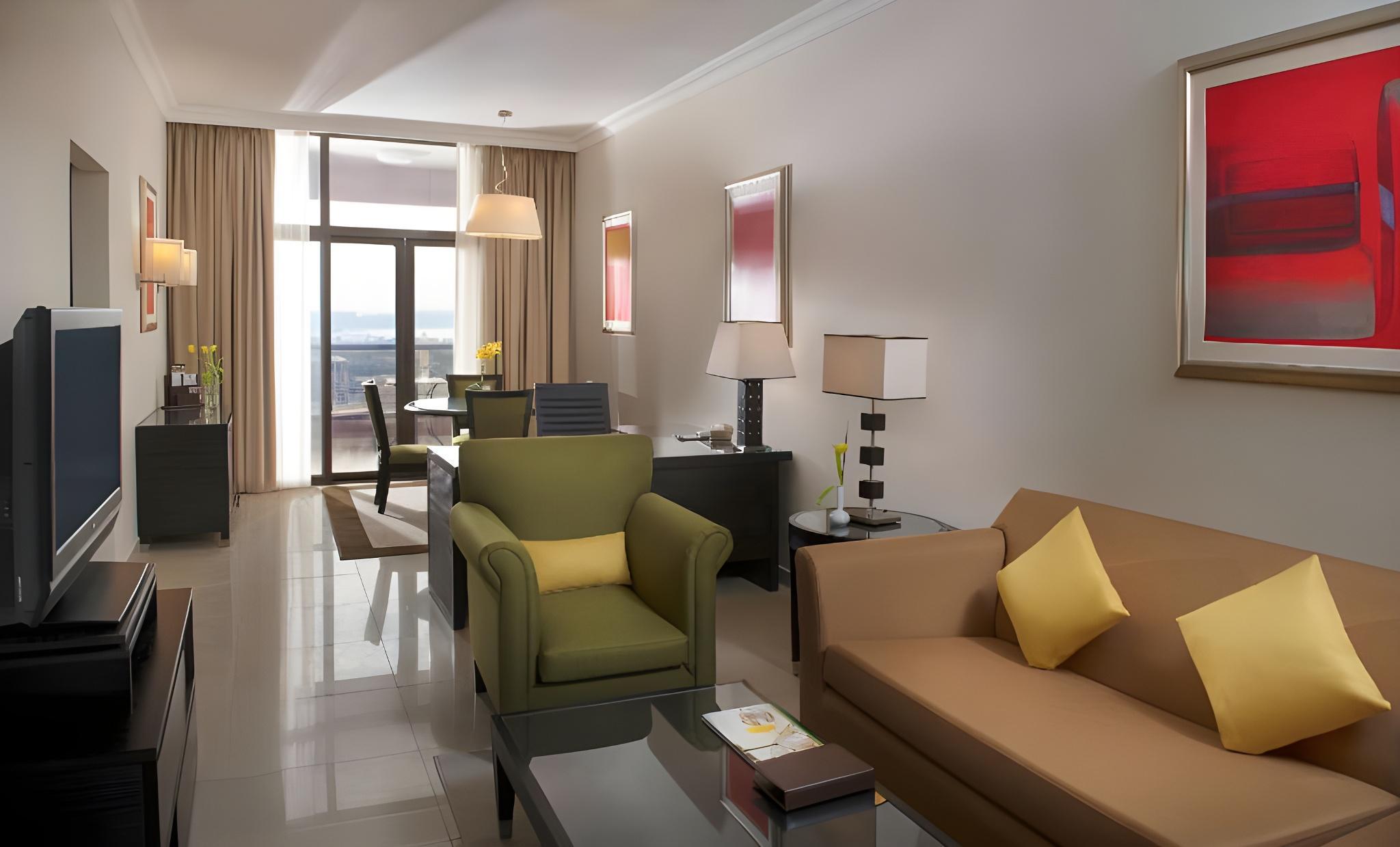 Two Seasons Hotel & Apartments Dubai — 1