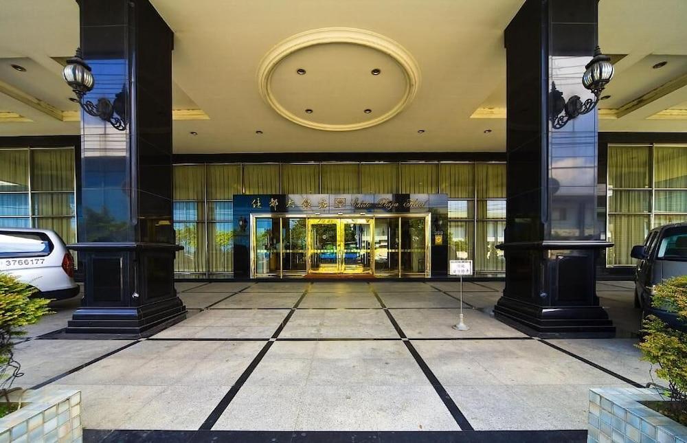 CHUTO PLAZA 72534 — 6