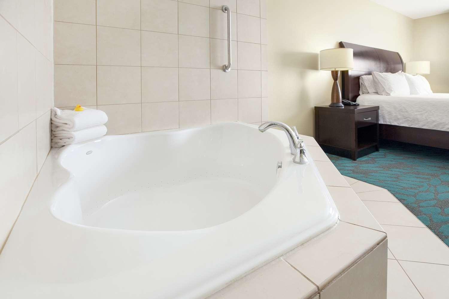 HILTON GARDEN INN FARGO — 1