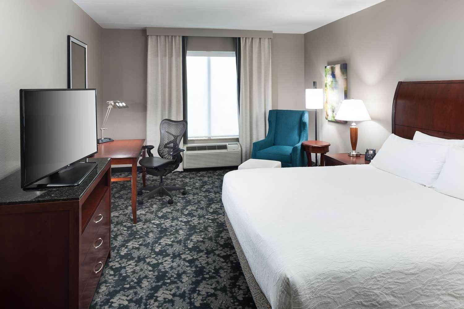Hilton Garden Inn Frisco — 9