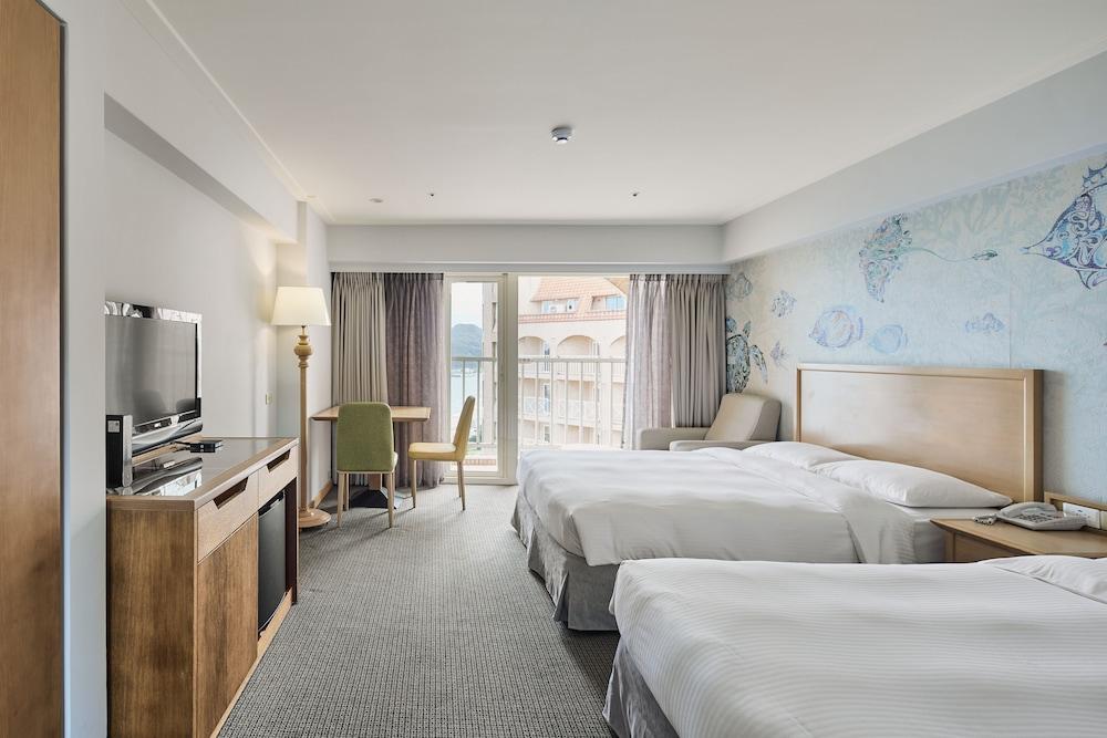 Howard Beach Resort Green Bay 884055 — 10
